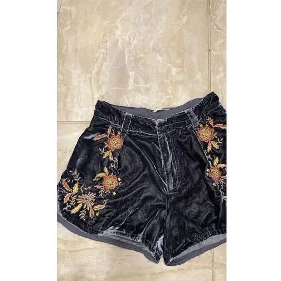 People NWT Free People Wild Roses Embroidered Shorts Size 2 - Picture 4 of 8